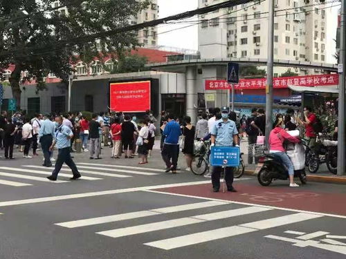 科技賦能城市管理 1100余個路側車位助力中考停車，智慧軟件精準服務